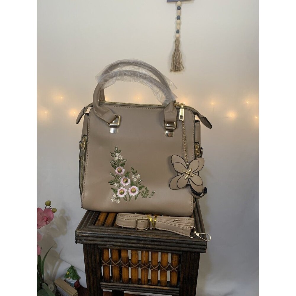 (11)Shouder bag womens baige color size midium - Picture 2 of 10